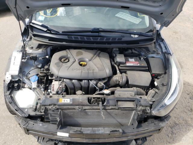 Photo 6 VIN: 5NPDH4AE1GH733134 - HYUNDAI ELANTRA SE 