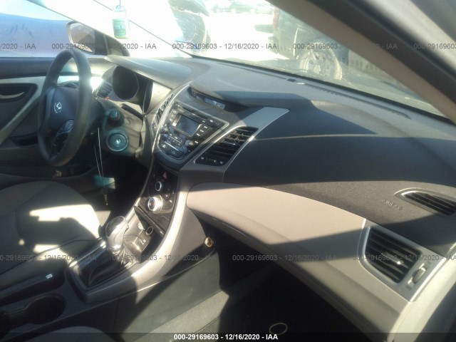 Photo 4 VIN: 5NPDH4AE1GH735417 - HYUNDAI ELANTRA 