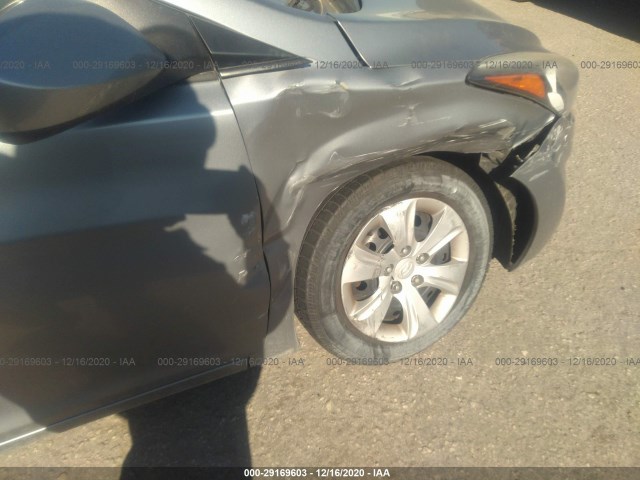 Photo 5 VIN: 5NPDH4AE1GH735417 - HYUNDAI ELANTRA 