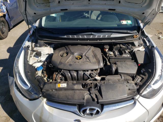 Photo 6 VIN: 5NPDH4AE1GH736082 - HYUNDAI ELANTRA SE 