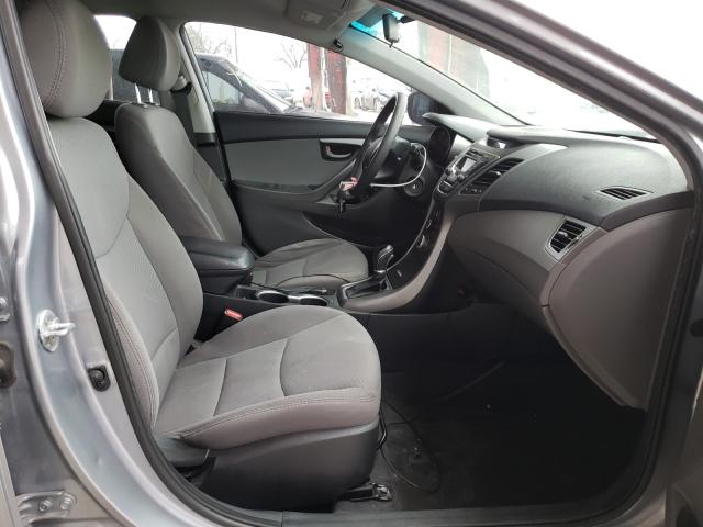 Photo 4 VIN: 5NPDH4AE1GH736888 - HYUNDAI ELANTRA SE 