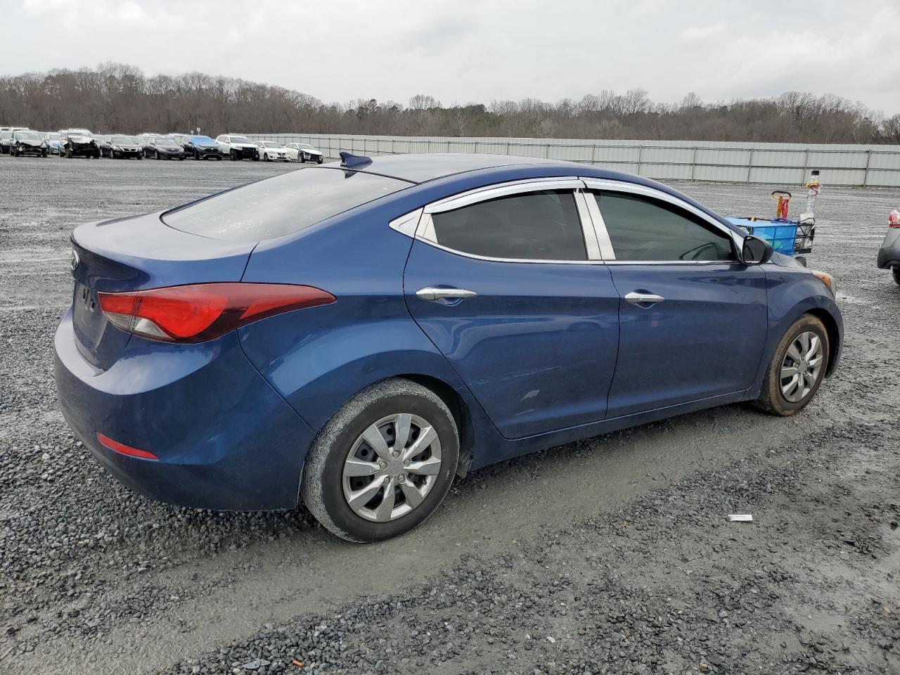 Photo 2 VIN: 5NPDH4AE1GH749348 - HYUNDAI ELANTRA 