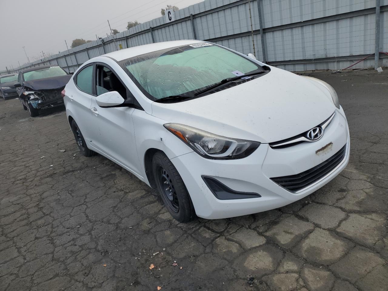 Photo 3 VIN: 5NPDH4AE1GH752492 - HYUNDAI ELANTRA 