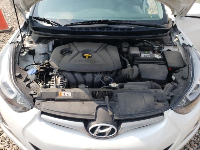 Photo 6 VIN: 5NPDH4AE1GH757627 - HYUNDAI ELANTRA SE 