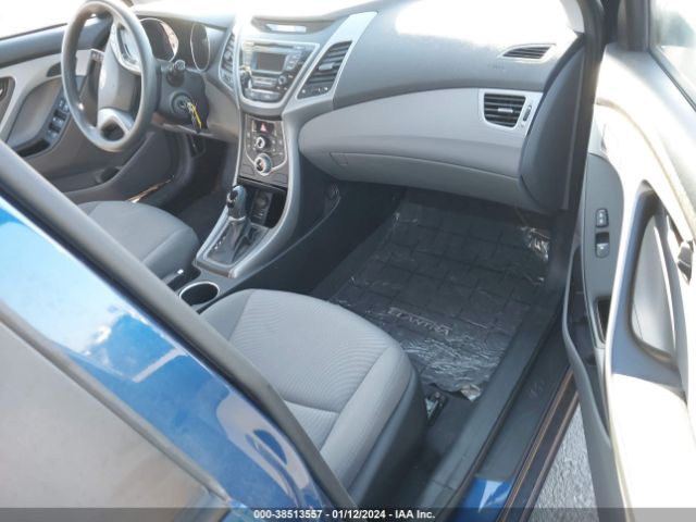 Photo 4 VIN: 5NPDH4AE1GH758292 - HYUNDAI ELANTRA 