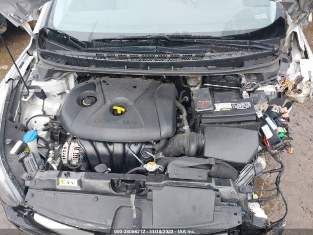 Photo 9 VIN: 5NPDH4AE1GH760575 - HYUNDAI ELANTRA 