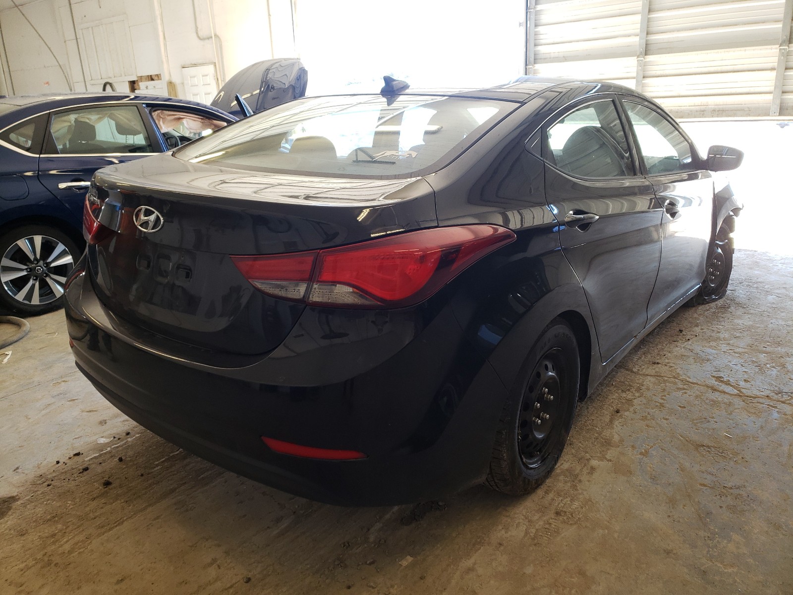 Photo 3 VIN: 5NPDH4AE1GH765534 - HYUNDAI ELANTRA SE 