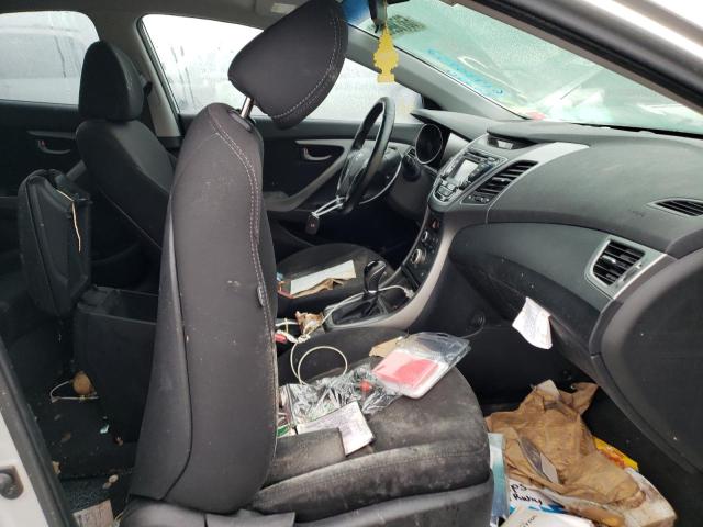 Photo 4 VIN: 5NPDH4AE1GH768885 - HYUNDAI ELANTRA SE 