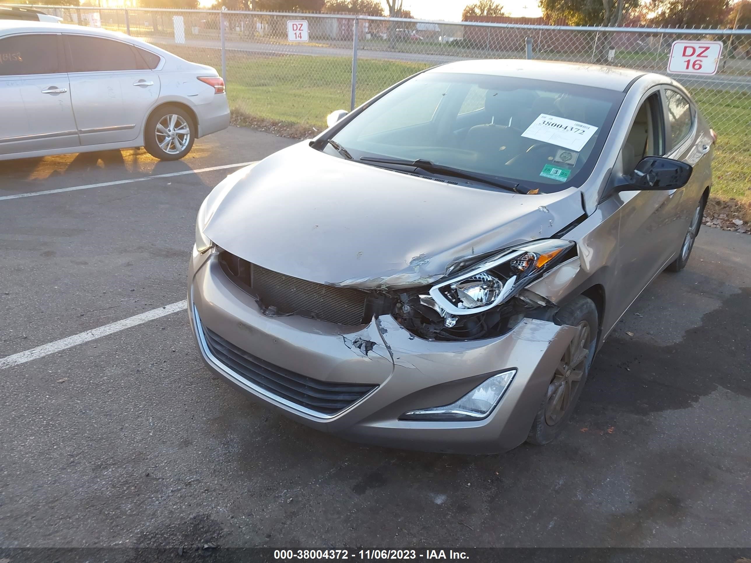 Photo 5 VIN: 5NPDH4AE1GH772435 - HYUNDAI ELANTRA 