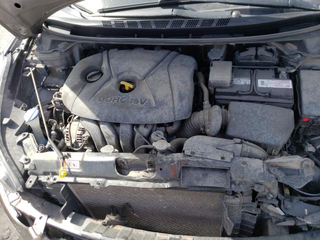 Photo 6 VIN: 5NPDH4AE1GH773231 - HYUNDAI ELANTRA SE 