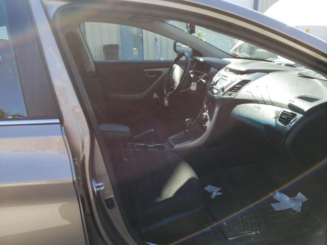 Photo 4 VIN: 5NPDH4AE1GH777778 - HYUNDAI ELANTRA SE 