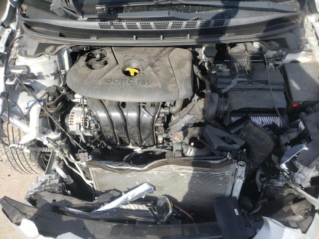 Photo 6 VIN: 5NPDH4AE1GH788991 - HYUNDAI ELANTRA SE 