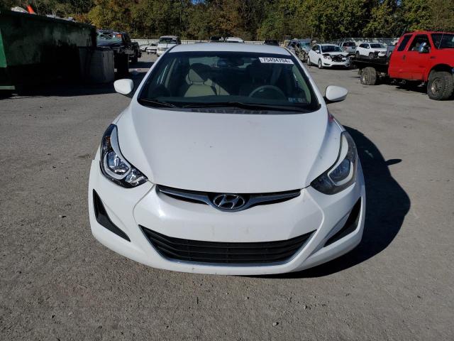 Photo 4 VIN: 5NPDH4AE1GH799327 - HYUNDAI ELANTRA SE 