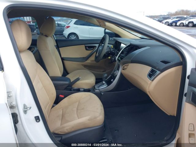 Photo 4 VIN: 5NPDH4AE2BH044583 - HYUNDAI ELANTRA 