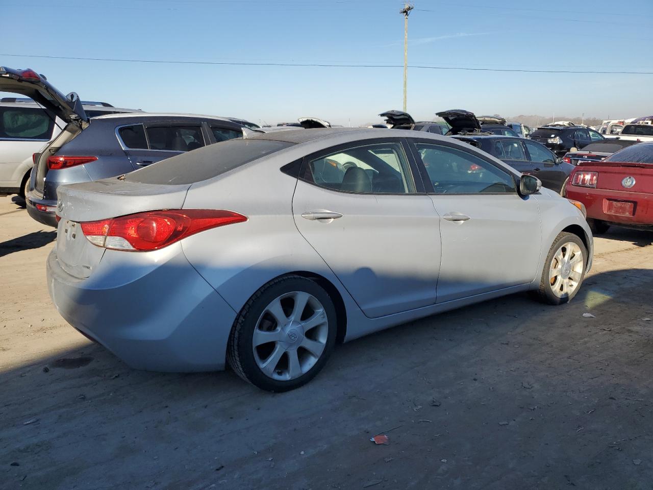 Photo 2 VIN: 5NPDH4AE2BH075848 - HYUNDAI ELANTRA 