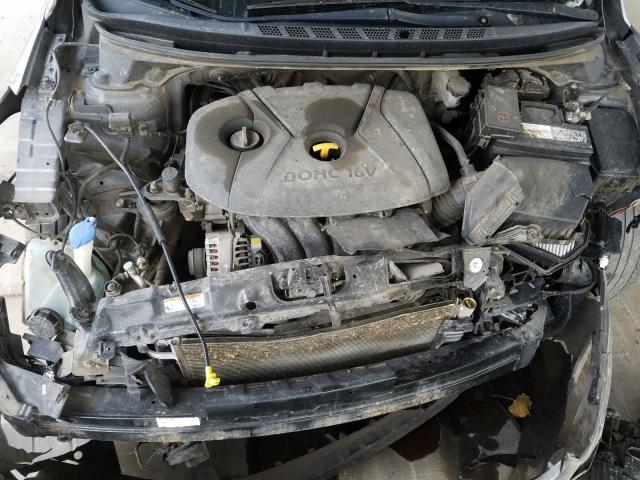 Photo 6 VIN: 5NPDH4AE2CH064401 - HYUNDAI ELANTRA GL 