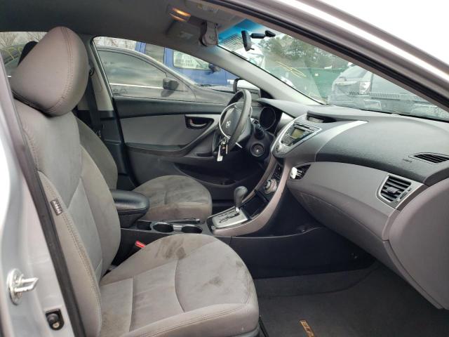 Photo 4 VIN: 5NPDH4AE2CH066584 - HYUNDAI ELANTRA GL 