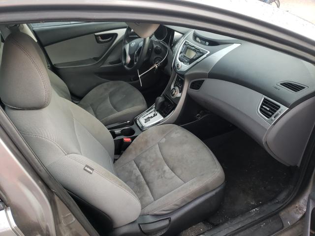 Photo 4 VIN: 5NPDH4AE2CH069646 - HYUNDAI ELANTRA GL 