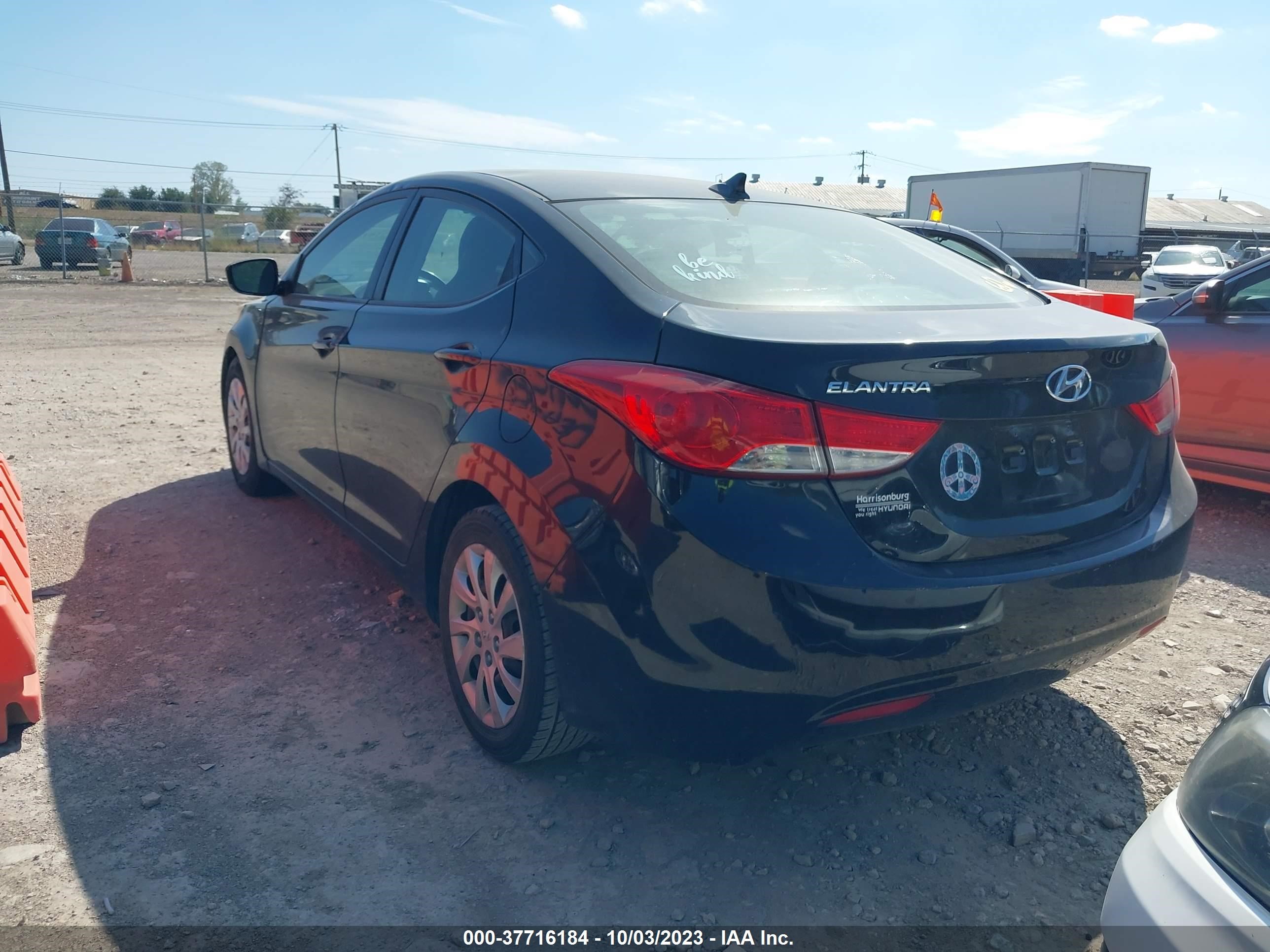 Photo 2 VIN: 5NPDH4AE2CH071557 - HYUNDAI ELANTRA 