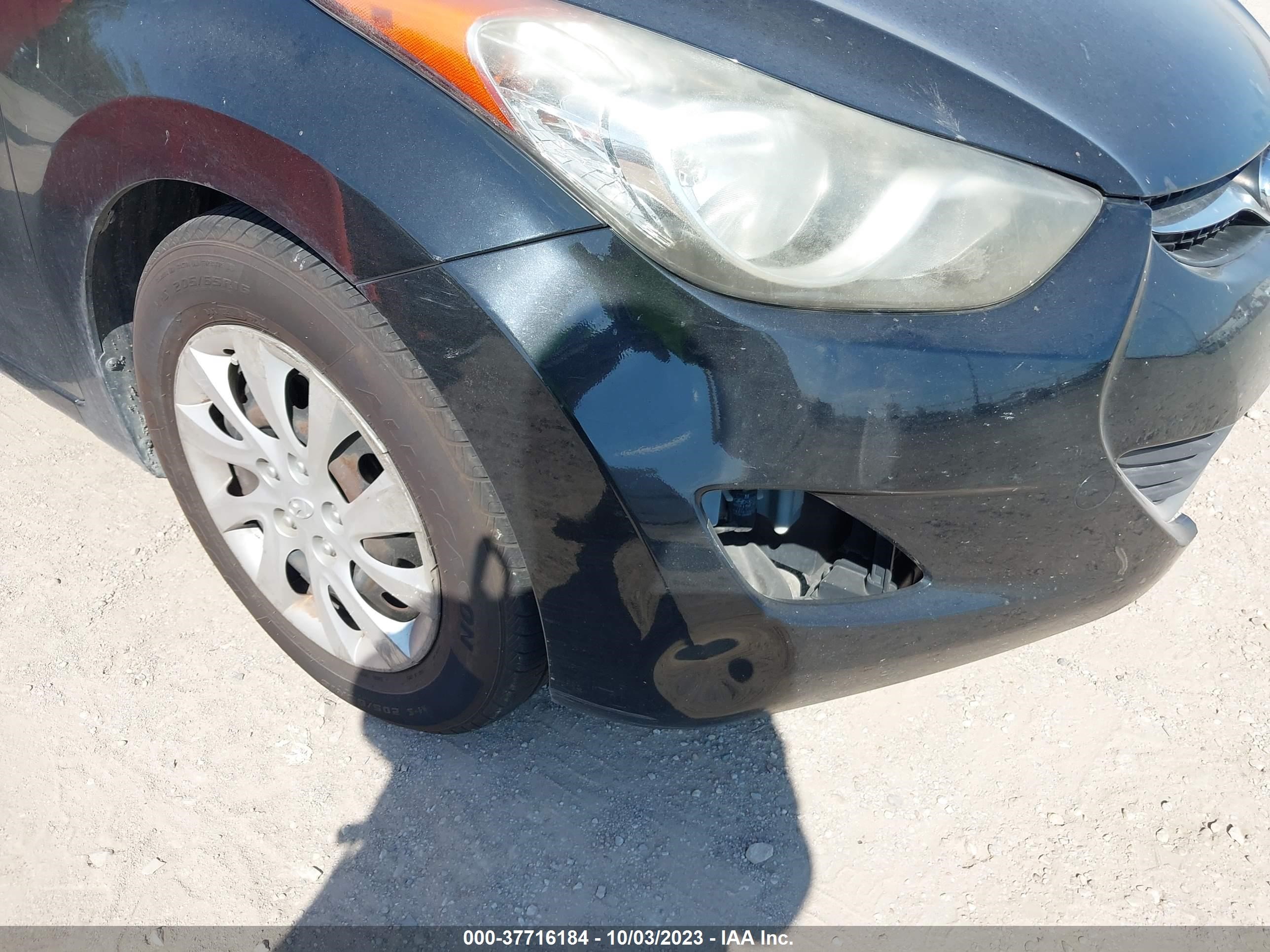 Photo 5 VIN: 5NPDH4AE2CH071557 - HYUNDAI ELANTRA 