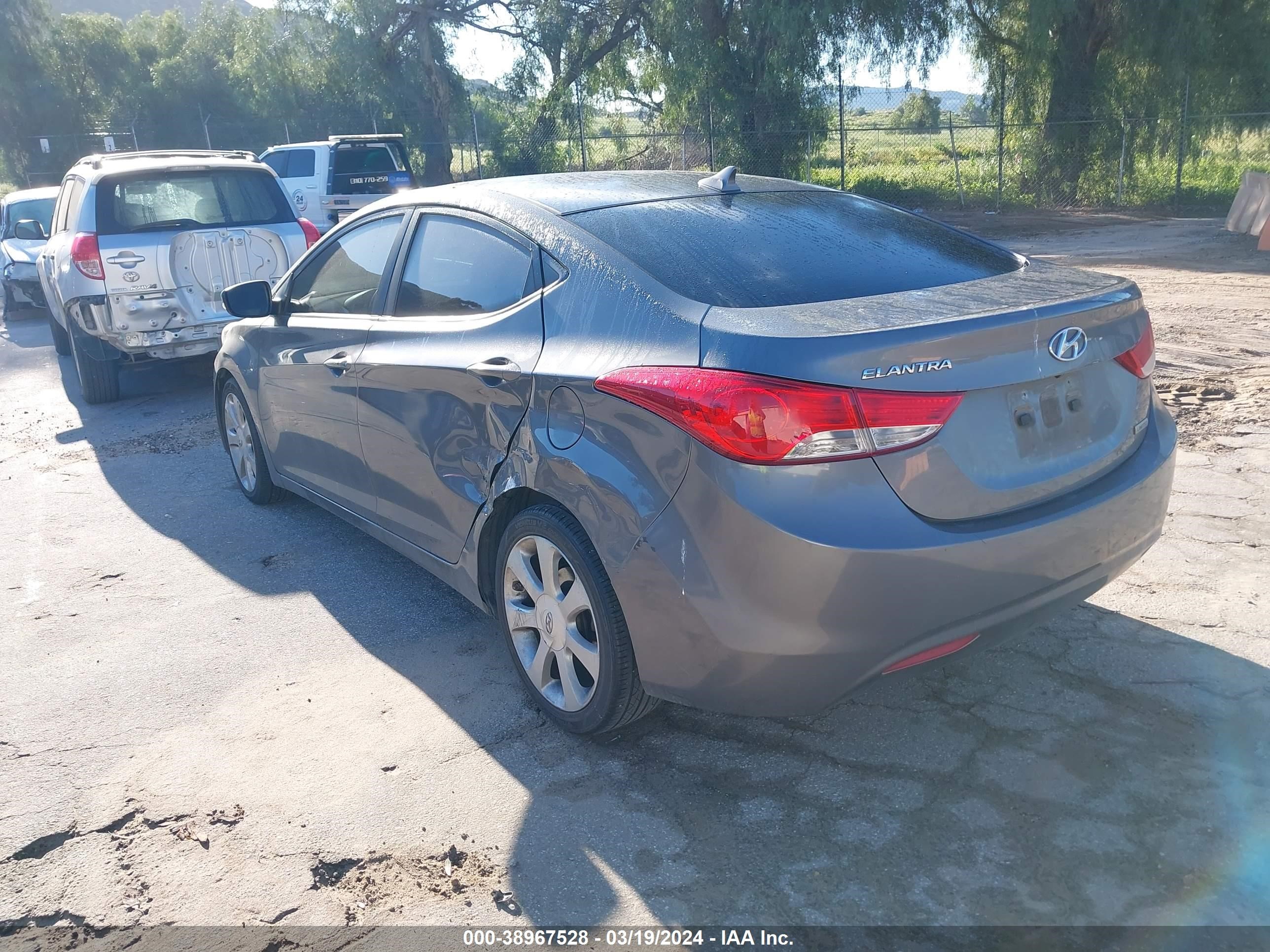 Photo 2 VIN: 5NPDH4AE2CH087953 - HYUNDAI ELANTRA 