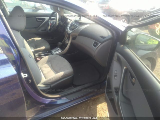 Photo 4 VIN: 5NPDH4AE2CH090593 - HYUNDAI ELANTRA 