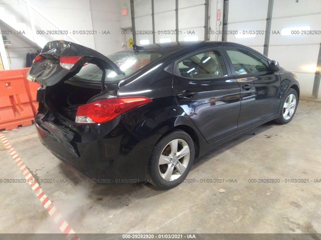 Photo 3 VIN: 5NPDH4AE2CH097298 - HYUNDAI ELANTRA 