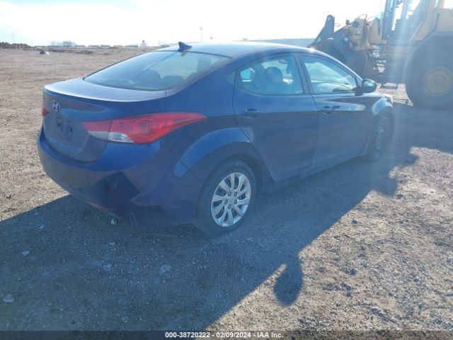 Photo 3 VIN: 5NPDH4AE2CH105416 - HYUNDAI ELANTRA 