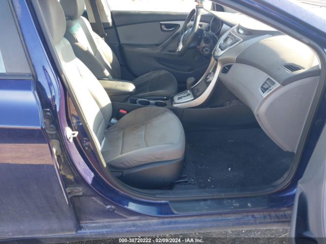 Photo 4 VIN: 5NPDH4AE2CH105416 - HYUNDAI ELANTRA 