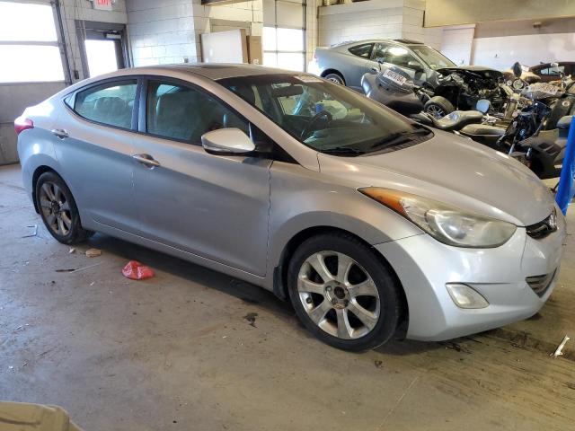 Photo 3 VIN: 5NPDH4AE2CH109465 - HYUNDAI ELANTRA 