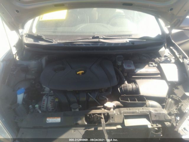 Photo 9 VIN: 5NPDH4AE2CH110504 - HYUNDAI ELANTRA 