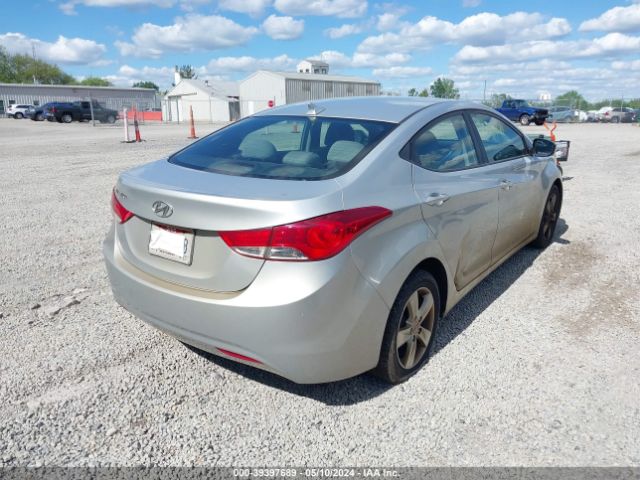 Photo 3 VIN: 5NPDH4AE2CH118828 - HYUNDAI ELANTRA 