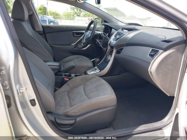 Photo 4 VIN: 5NPDH4AE2CH118828 - HYUNDAI ELANTRA 