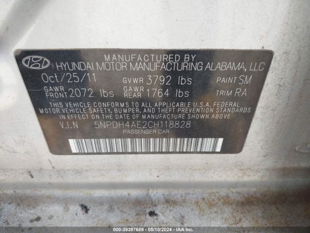 Photo 8 VIN: 5NPDH4AE2CH118828 - HYUNDAI ELANTRA 