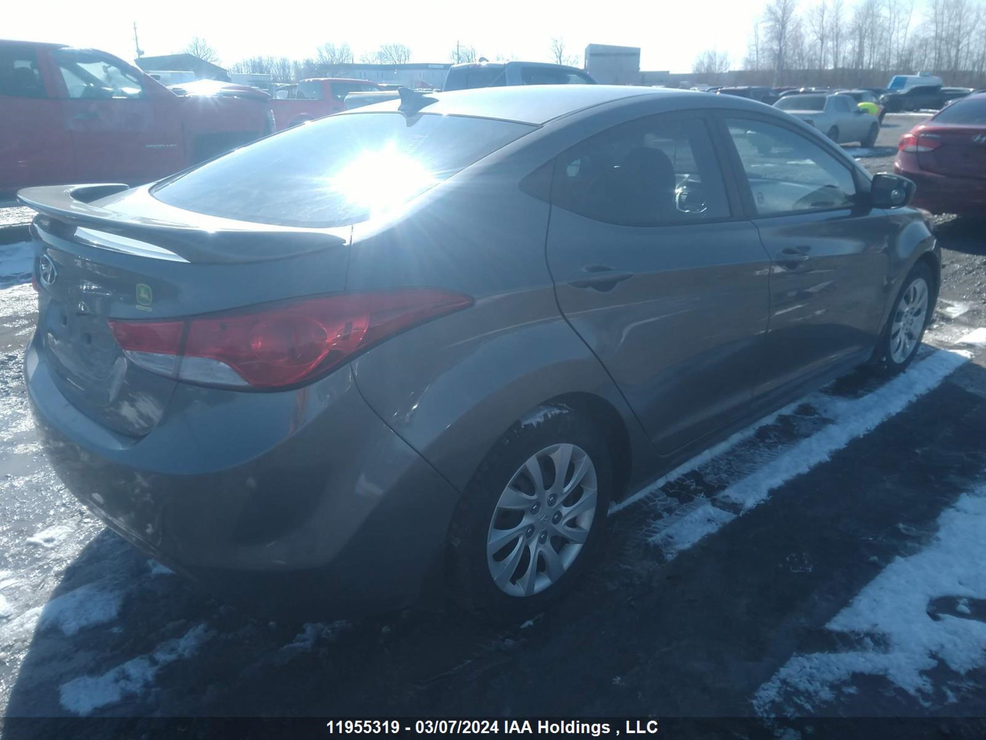 Photo 3 VIN: 5NPDH4AE2CH123575 - HYUNDAI ELANTRA 