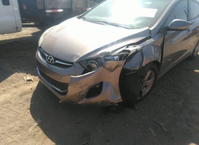 Photo 5 VIN: 5NPDH4AE2CH127657 - HYUNDAI ELANTRA 