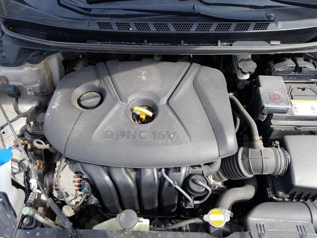 Photo 6 VIN: 5NPDH4AE2CH131997 - HYUNDAI ELANTRA GL 