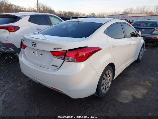 Photo 3 VIN: 5NPDH4AE2CH134902 - HYUNDAI ELANTRA 