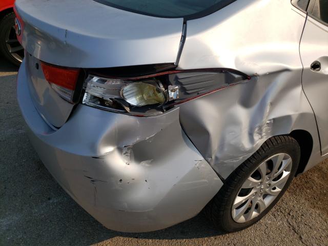 Photo 8 VIN: 5NPDH4AE2CH138397 - HYUNDAI ELANTRA GL 