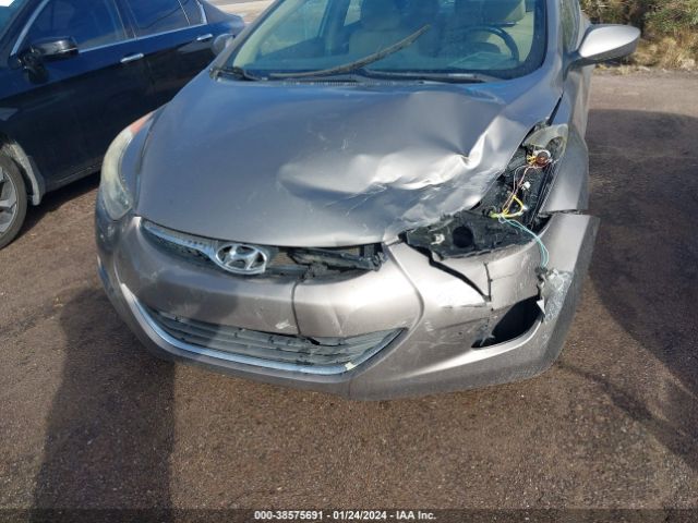 Photo 5 VIN: 5NPDH4AE2CH140537 - HYUNDAI ELANTRA 