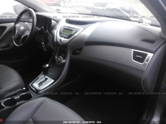 Photo 4 VIN: 5NPDH4AE2CH143518 - HYUNDAI ELANTRA 