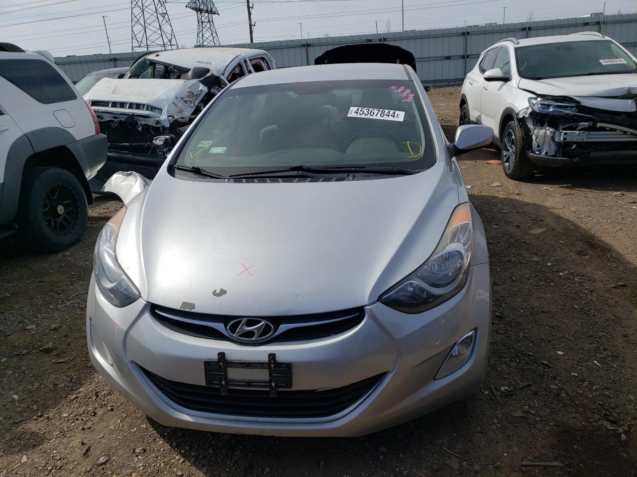 Photo 4 VIN: 5NPDH4AE2CH149464 - HYUNDAI ELANTRA 