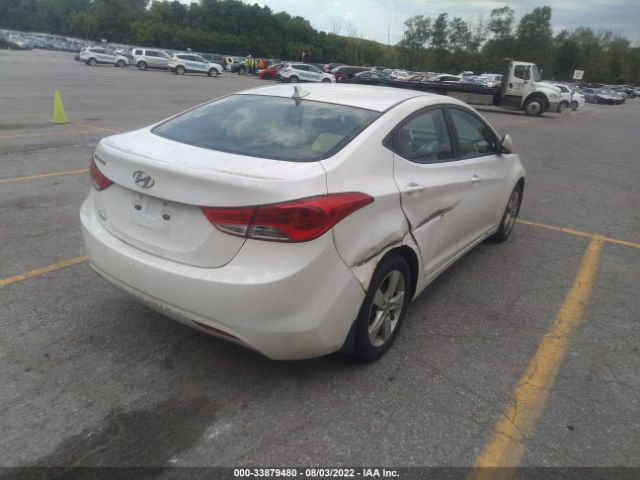 Photo 3 VIN: 5NPDH4AE2CH151263 - HYUNDAI ELANTRA 