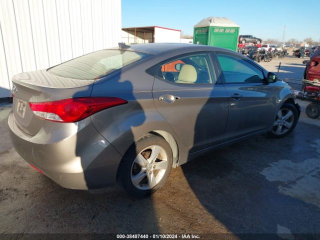 Photo 3 VIN: 5NPDH4AE2DH152866 - HYUNDAI ELANTRA 