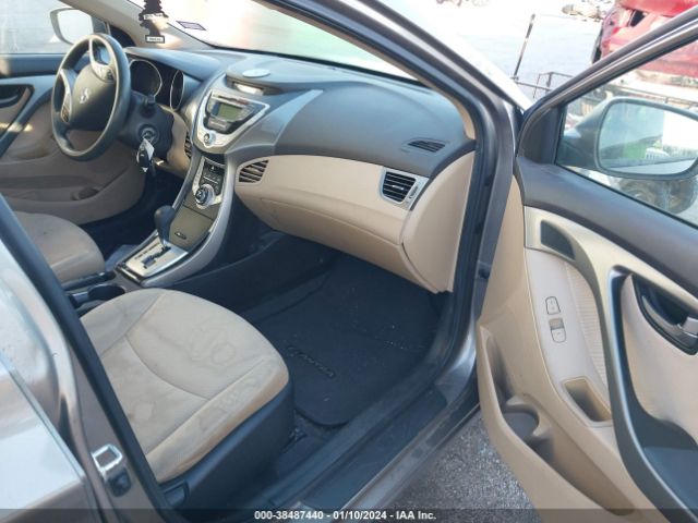 Photo 4 VIN: 5NPDH4AE2DH152866 - HYUNDAI ELANTRA 