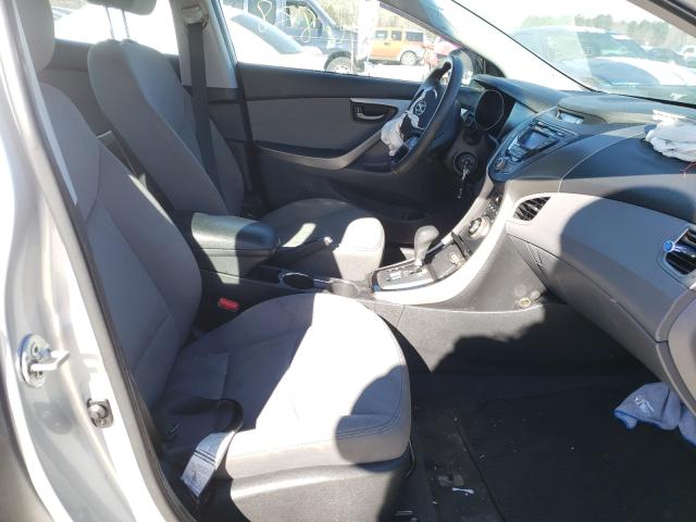 Photo 4 VIN: 5NPDH4AE2DH184619 - HYUNDAI ELANTRA GL 