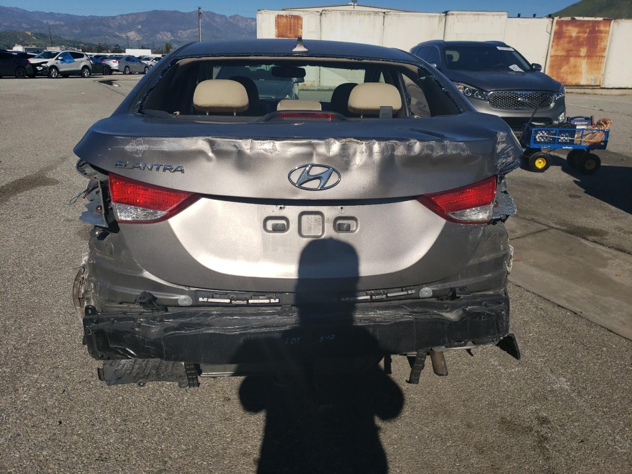 Photo 5 VIN: 5NPDH4AE2DH186256 - HYUNDAI ELANTRA 