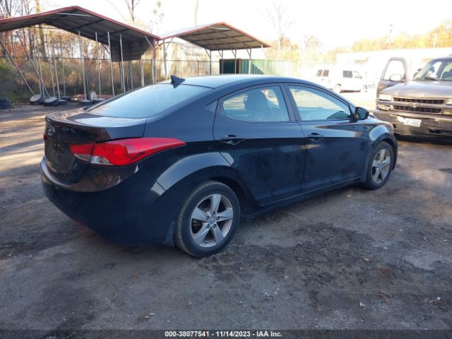 Photo 3 VIN: 5NPDH4AE2DH186435 - HYUNDAI ELANTRA 