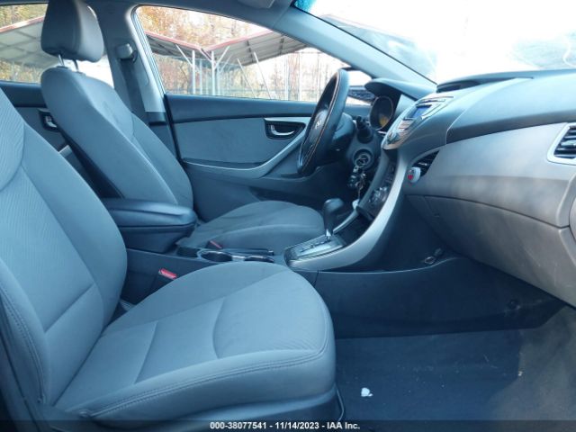 Photo 4 VIN: 5NPDH4AE2DH186435 - HYUNDAI ELANTRA 