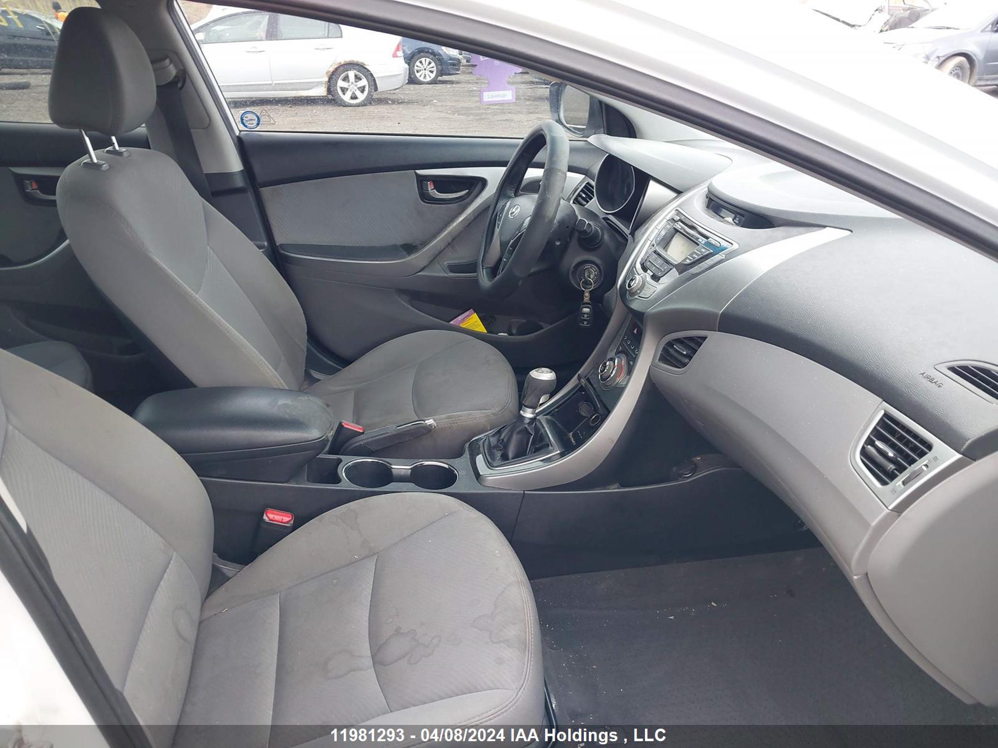 Photo 4 VIN: 5NPDH4AE2DH190436 - HYUNDAI ELANTRA 